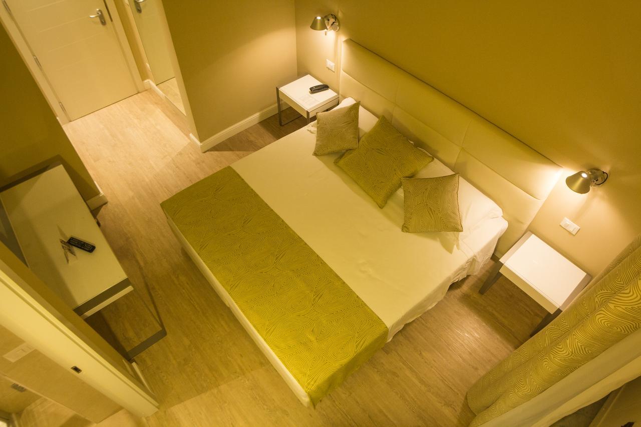 Hotel Universal ลีวอร์โน ภายนอก รูปภาพ